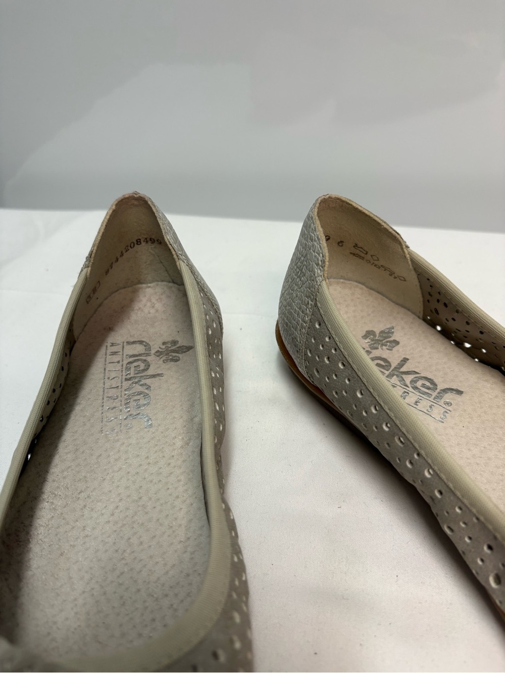 Rieker EU 38 Grey Perforated Punch-Out Slip-On Ballet Flats EU 38 - Picture 8 of 10